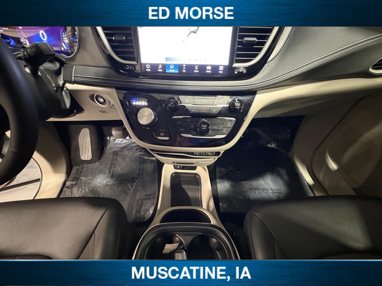 2024 Chrysler Pacifica Hybrid Select