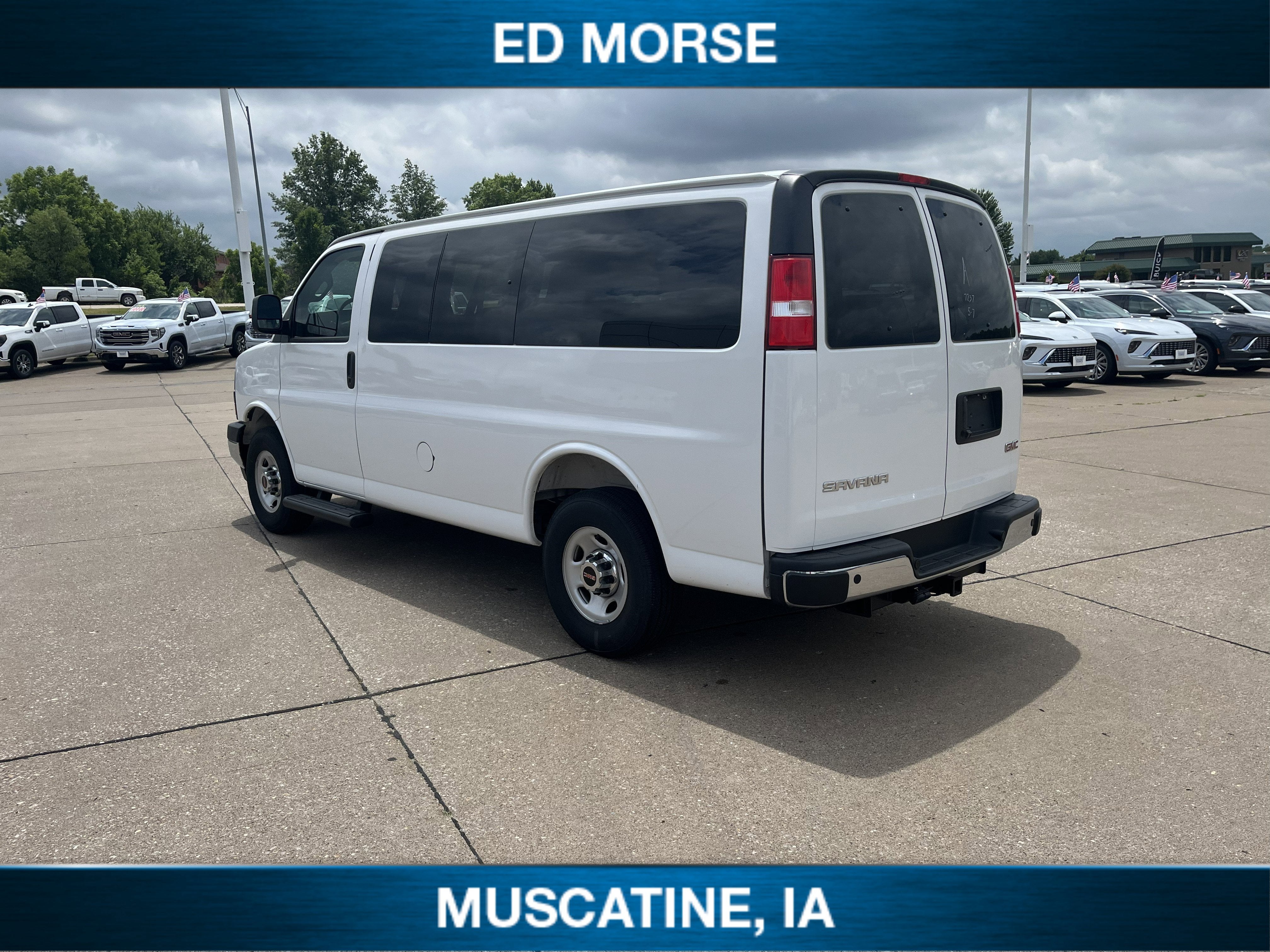 2025 GMC Savana Passenger LT