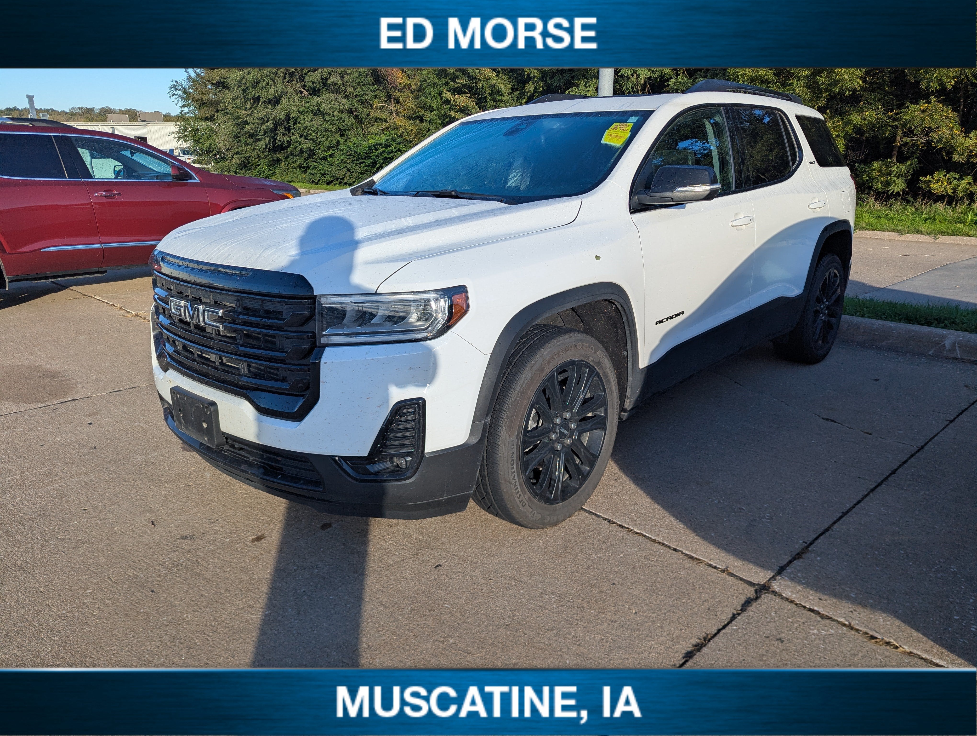 2023 GMC Acadia SLT