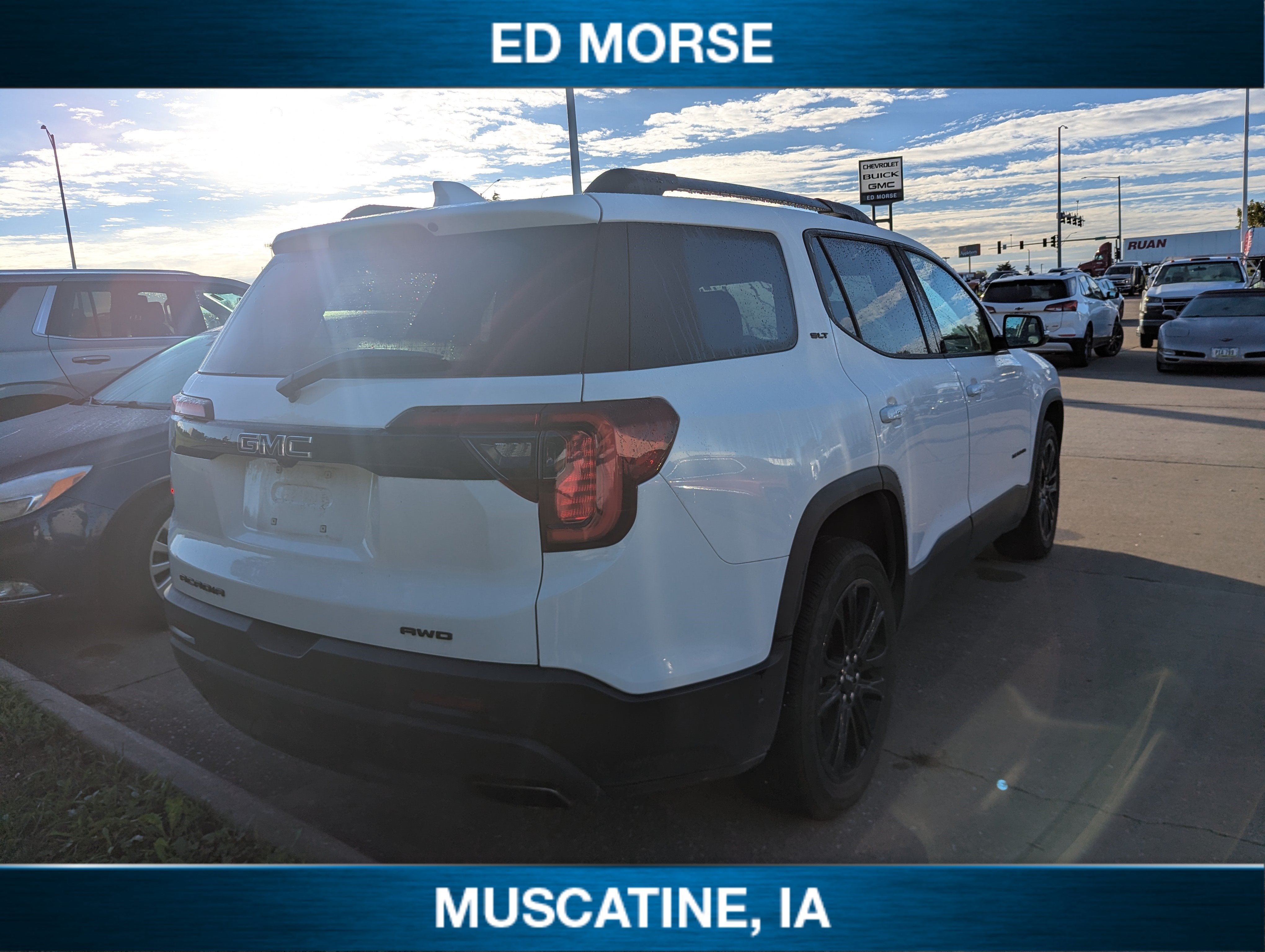 2023 GMC Acadia SLT