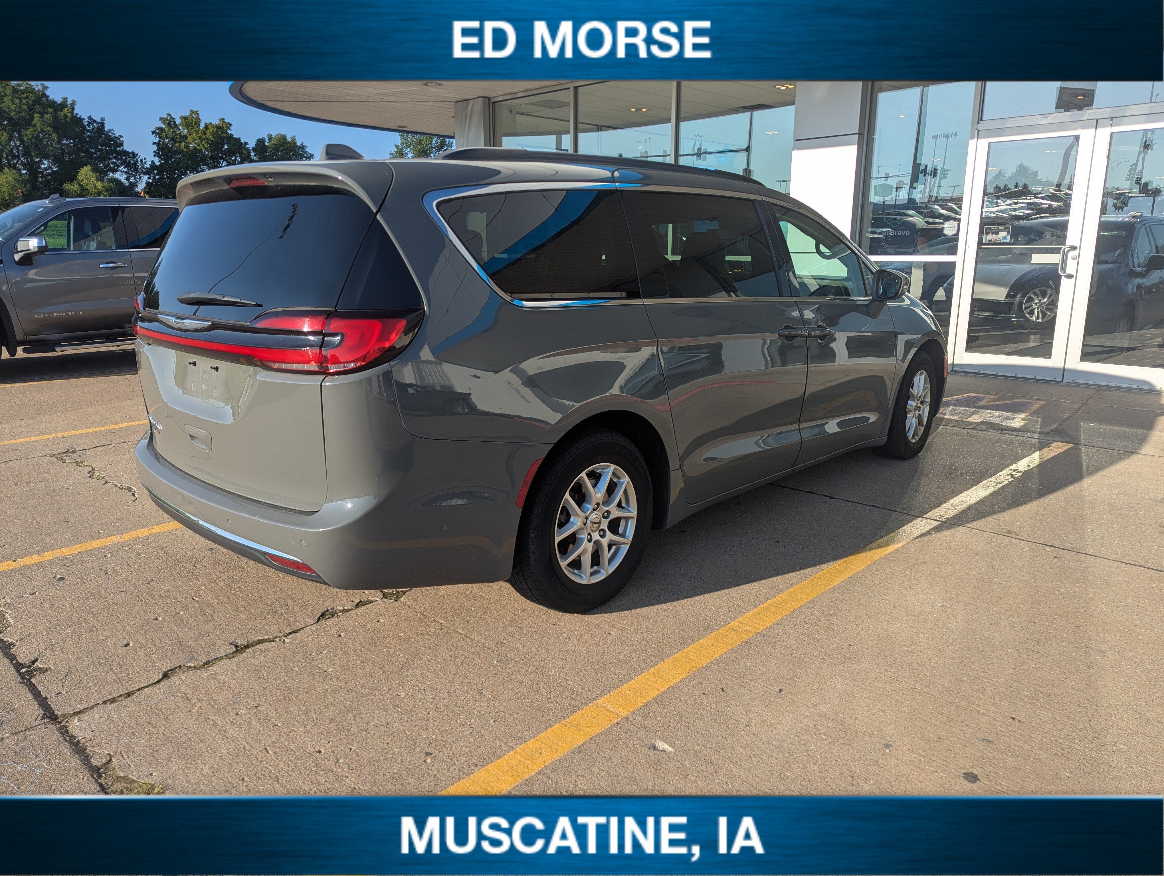 2022 Chrysler Pacifica Touring L