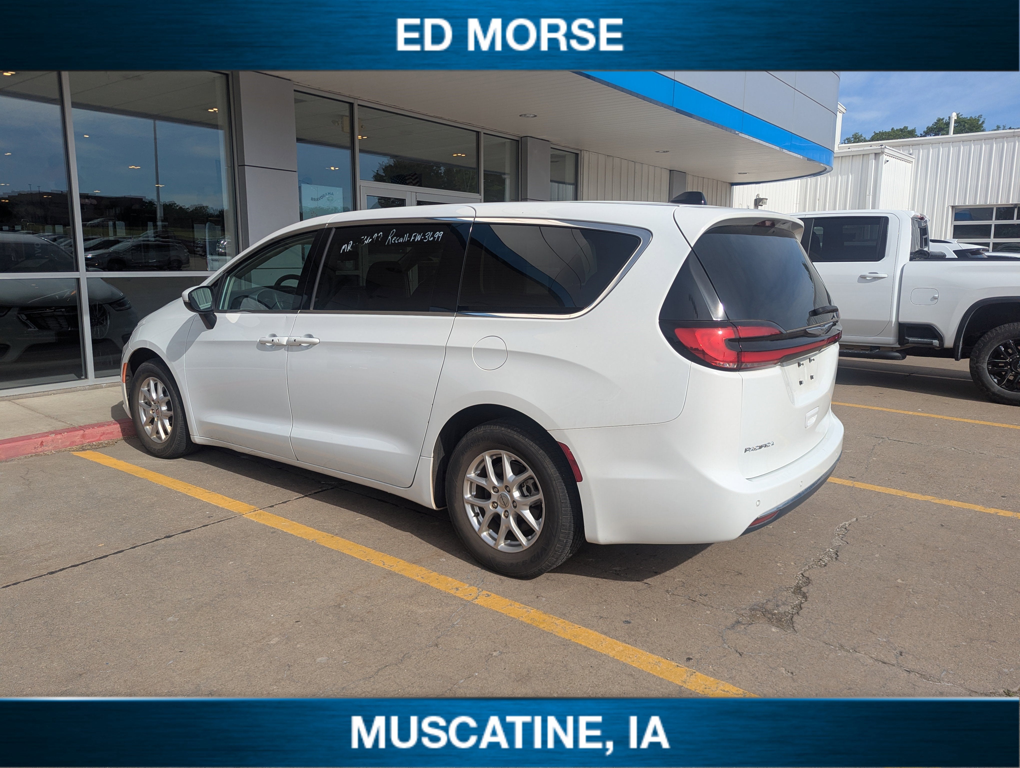 2023 Chrysler Pacifica Touring L